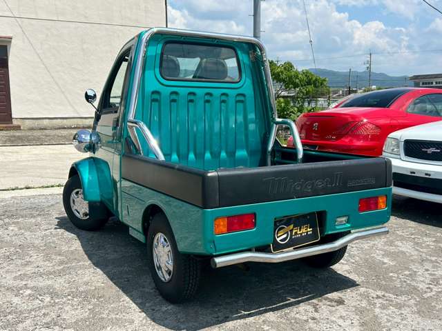Daihatsu Midget II 2