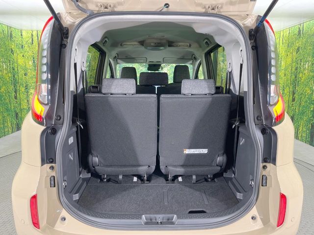 Toyota Sienta 11
