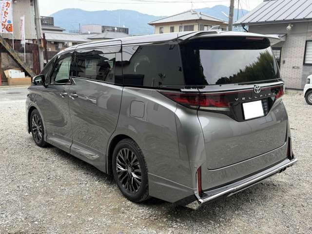 Toyota Vellfire 9