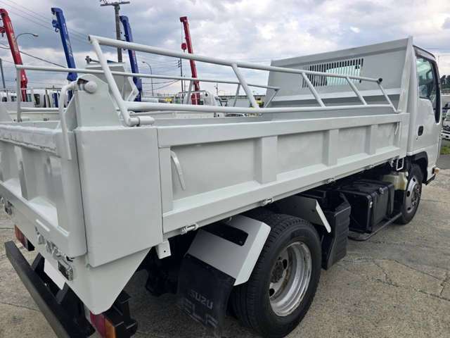 Isuzu Elf 12