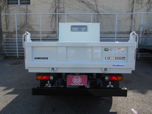 Mitsubishi Fuso Canter 9