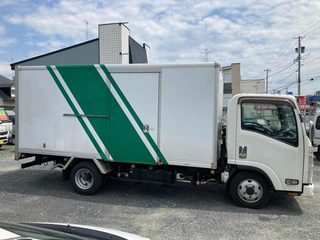 Isuzu Elf 12