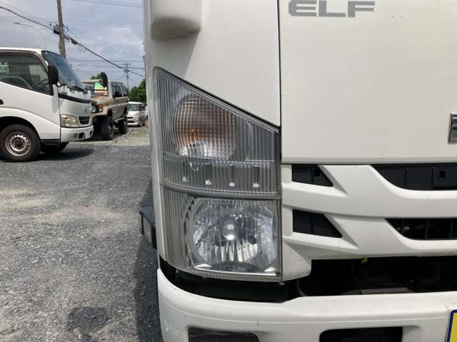 Isuzu Elf 8