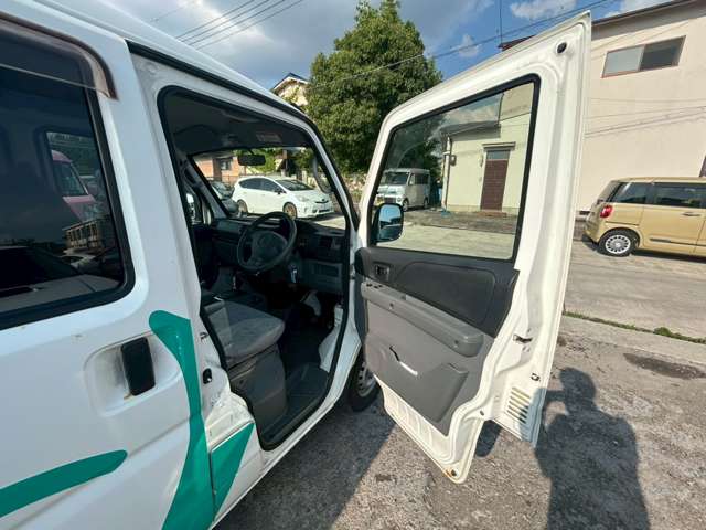 Mitsubishi Minicab Van 11