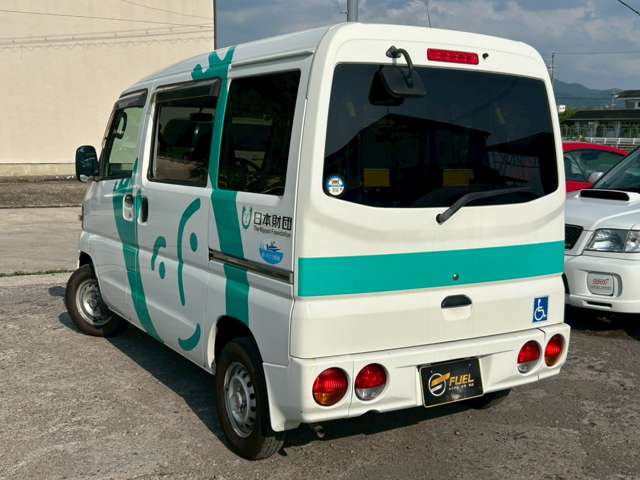 Mitsubishi Minicab Van 2
