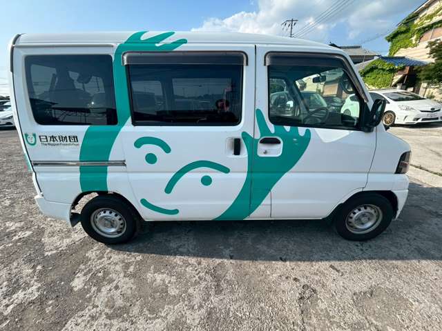 Mitsubishi Minicab Van 5