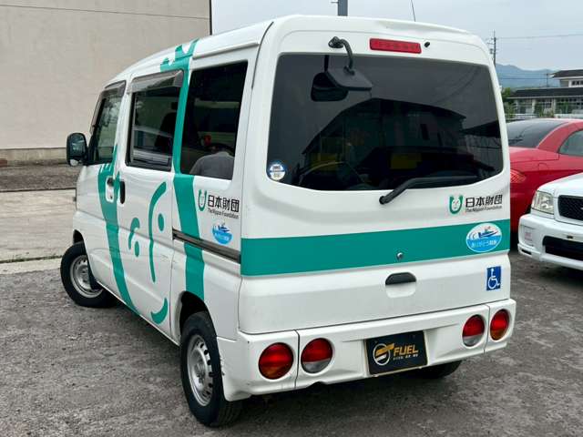 Mitsubishi Minicab Van 2