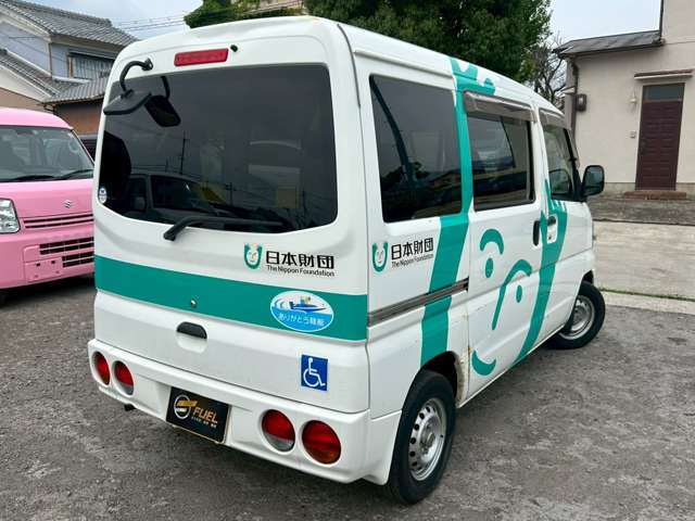 Mitsubishi Minicab Van 4