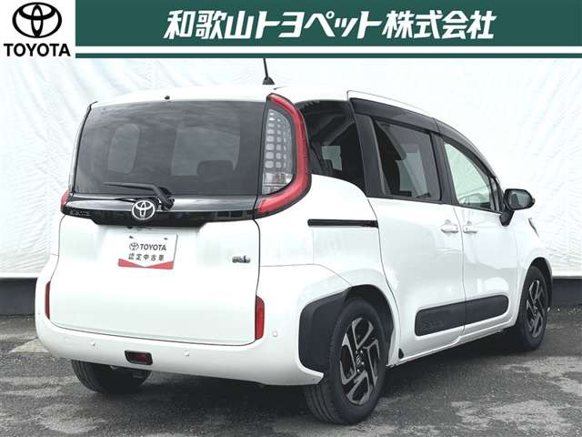 Toyota Sienta 3