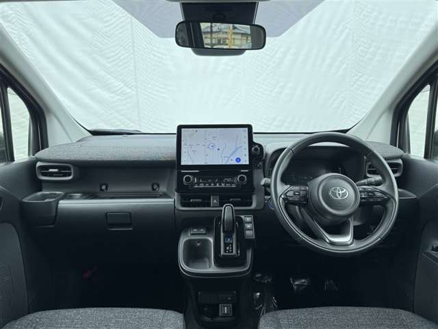 Toyota Sienta 4