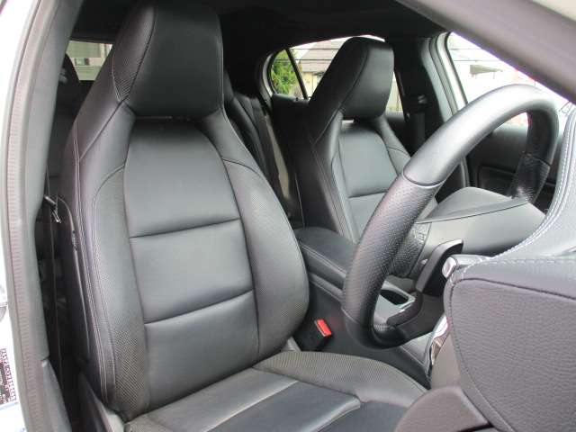 Mercedes-Benz GLA-Class 12