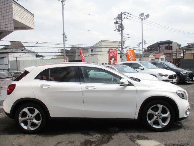 Mercedes-Benz GLA-Class 5