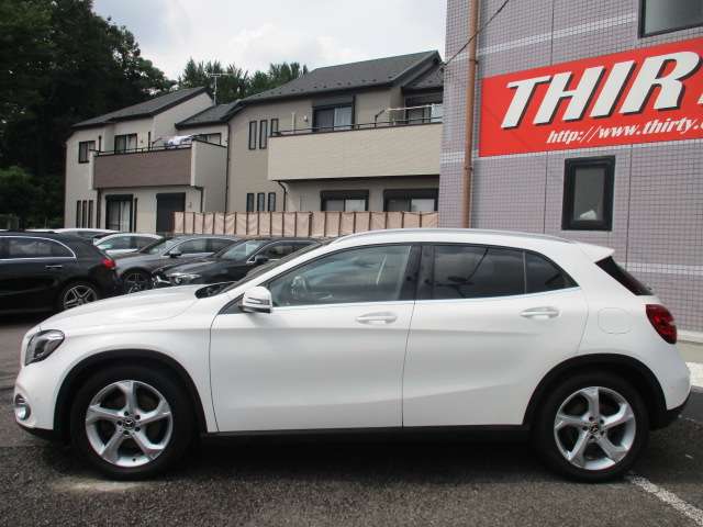 Mercedes-Benz GLA-Class 6