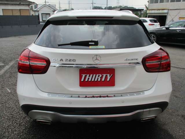 Mercedes-Benz GLA-Class 8