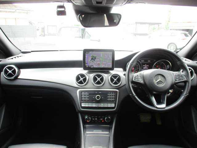 Mercedes-Benz GLA-Class 10