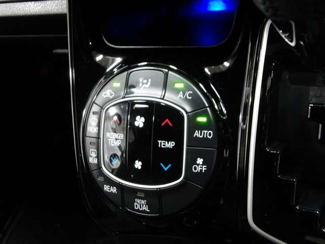 Toyota Noah 7