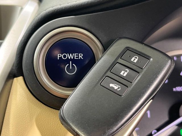 Lexus NX 7