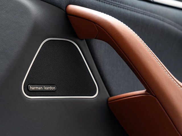 Maserati Levante 8