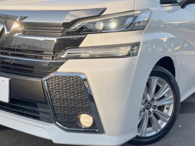 Toyota Vellfire 12