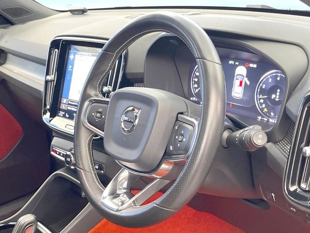 Volvo XC40 12