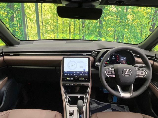 Lexus LBX 2