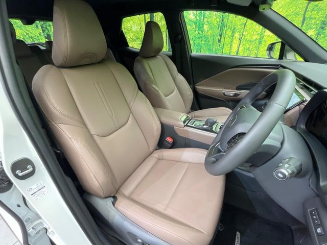 Lexus LBX 8