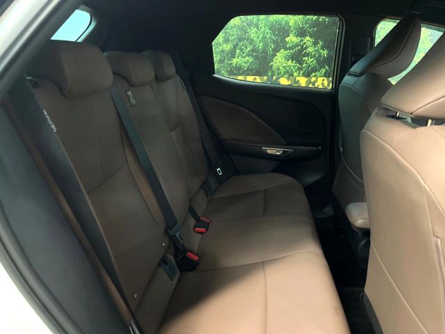 Lexus LBX 9