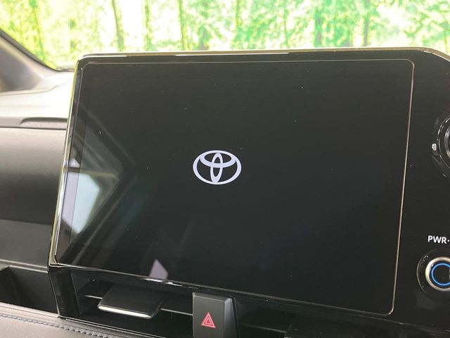 Toyota Voxy 3