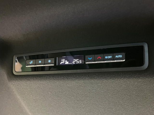 Toyota Voxy 8