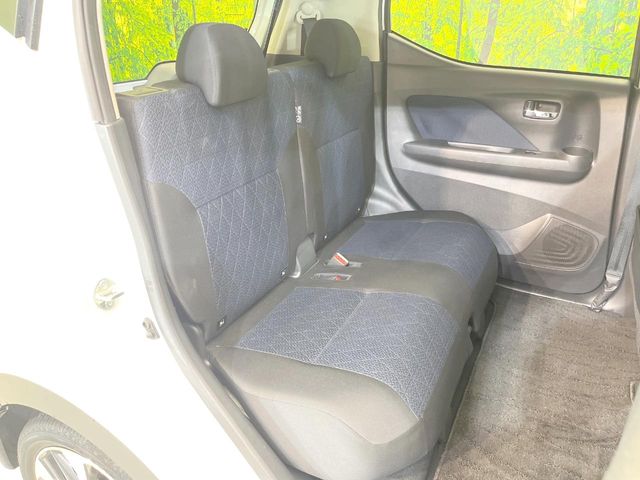 Mitsubishi eK X 9
