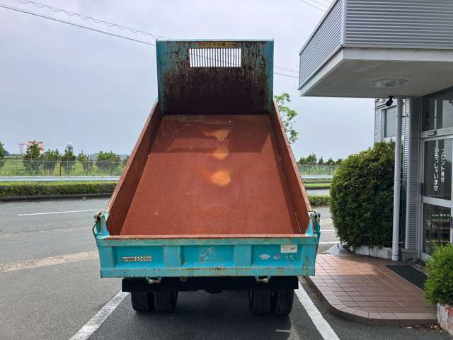 Isuzu Elf 4