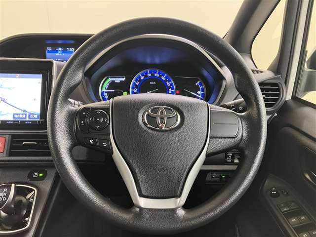 Toyota Noah 12