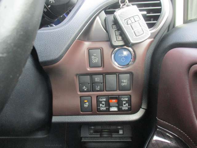 Toyota Esquire 4