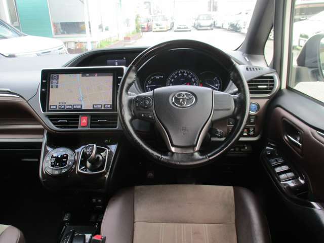 Toyota Esquire 7