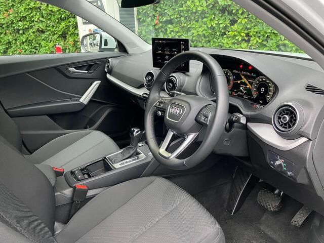 Audi Q2 6