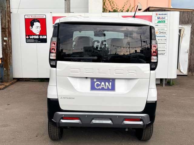 Mitsubishi Delica Mini 8