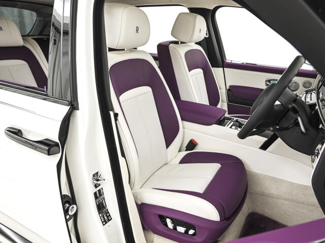Rolls-Royce ブラックバッジカリナン 12