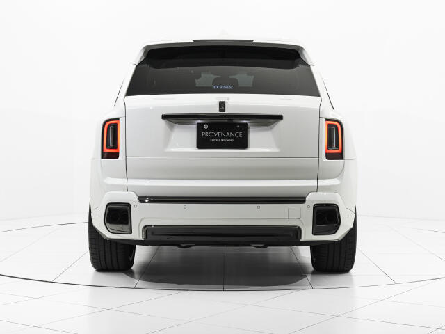 Rolls-Royce ブラックバッジカリナン 4