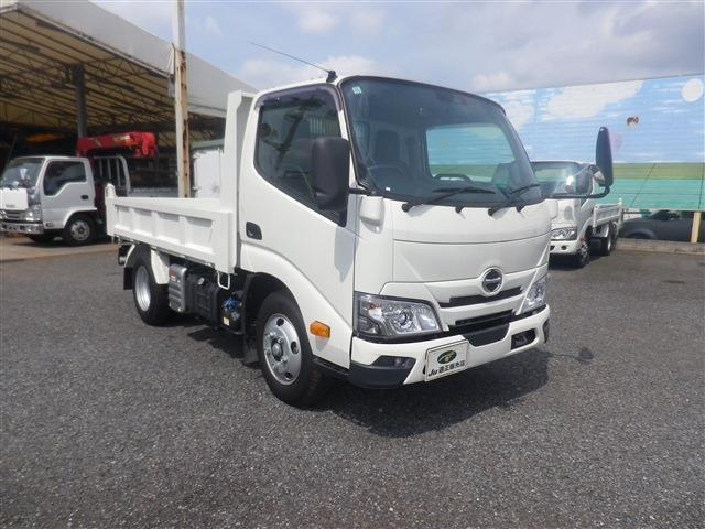 Hino Dutro 3