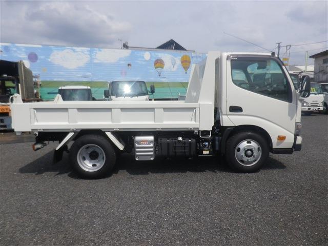 Hino Dutro 4