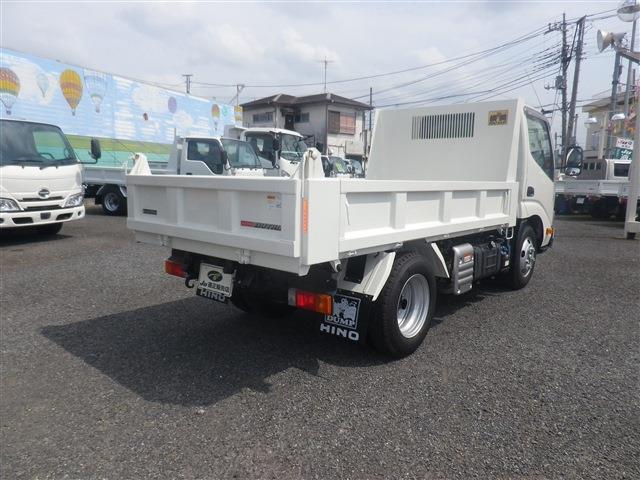 Hino Dutro 5