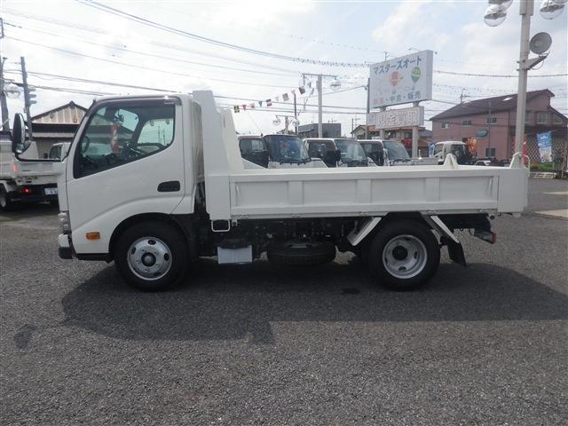 Hino Dutro 8