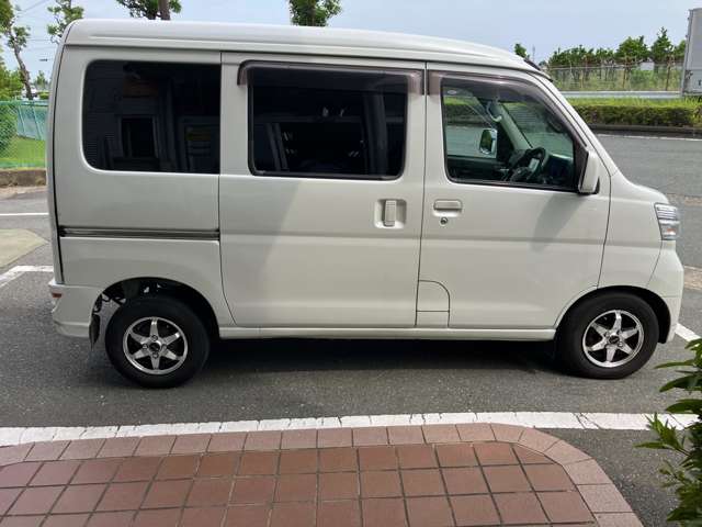 Daihatsu Hijet Cargo 6