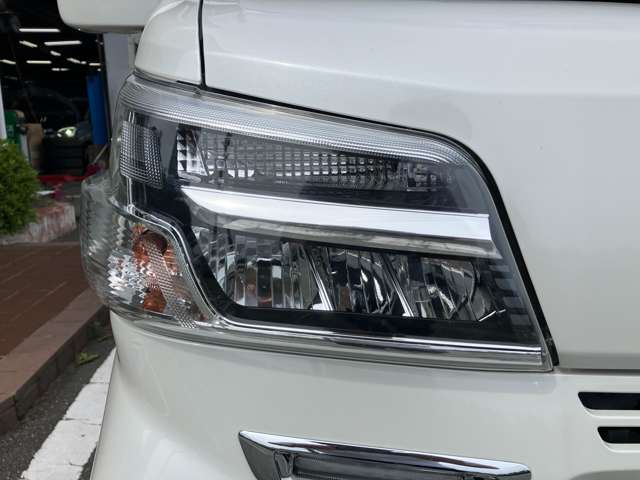 Daihatsu Hijet Cargo 10