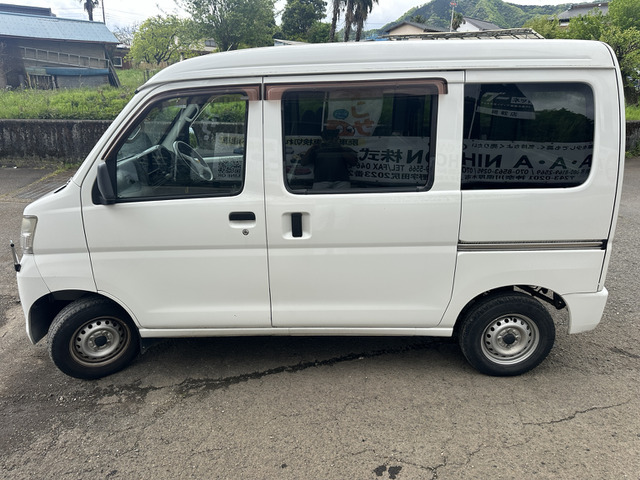 Daihatsu Hijet Cargo 4