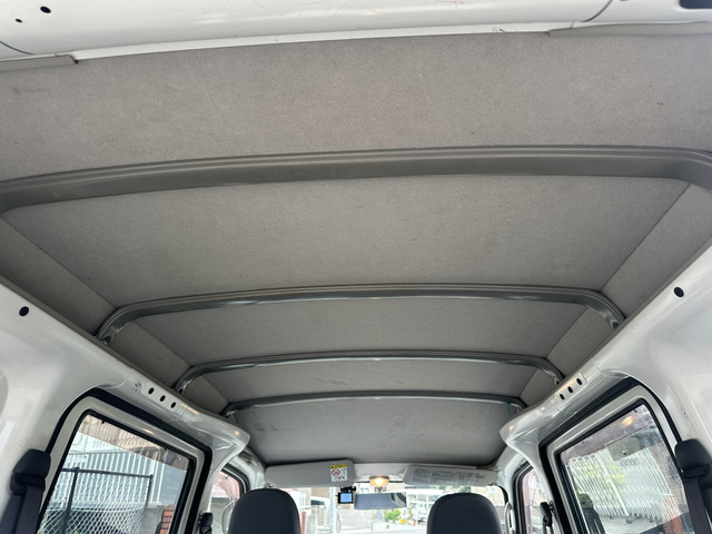 Daihatsu Hijet Cargo 9