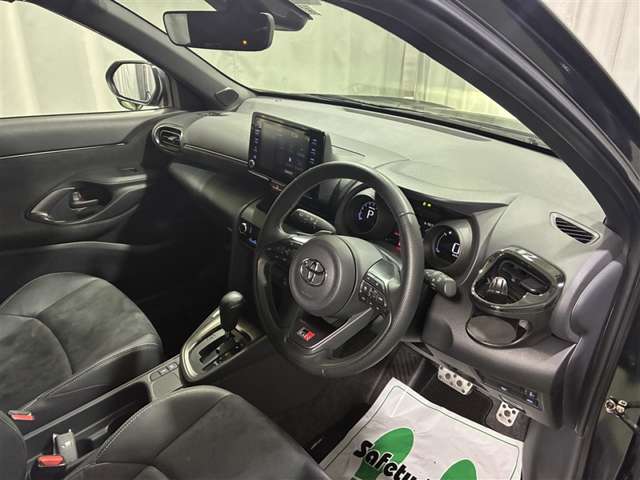 Toyota Yaris Cross 12