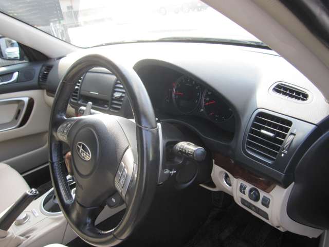 Subaru Legacy Outback 2