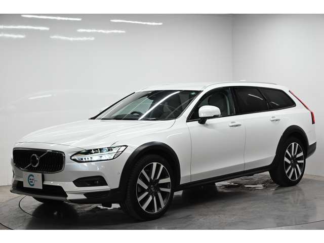 Volvo V90 Cross Country 11