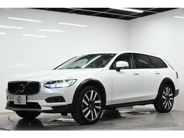 Volvo V90 Cross Country 3